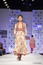 Model walk the ramp for Payal Pratap Show at Wills Lifestyle India Fashion Week 2012 day 1 on 6th Oct 2012 (15).JPG